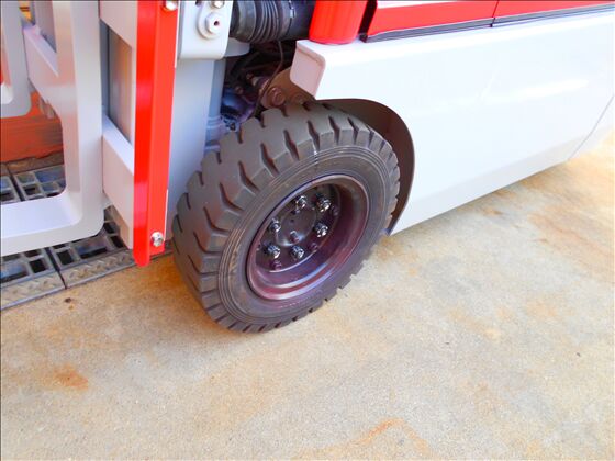 0.7t バッテリー車（座席式）